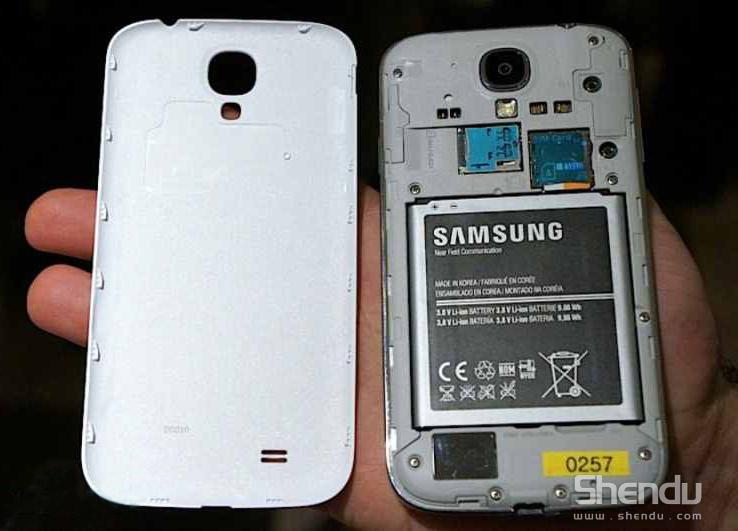 Galaxy S4電池爆出問題 德國三星免費(fèi)更換電池